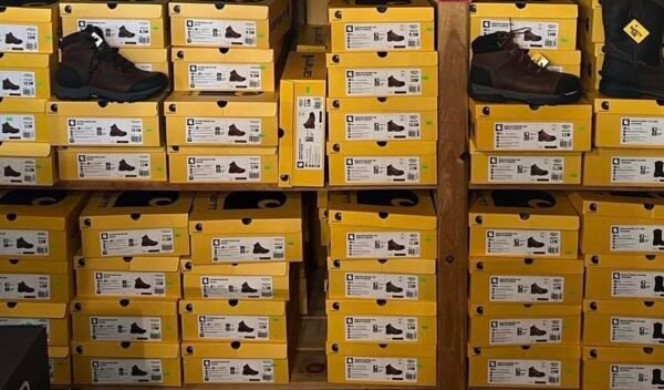 Carhartt boots pallet - Image 2