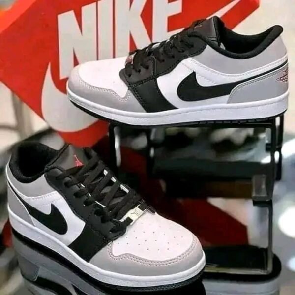 Original Nike Shoes - Image 2