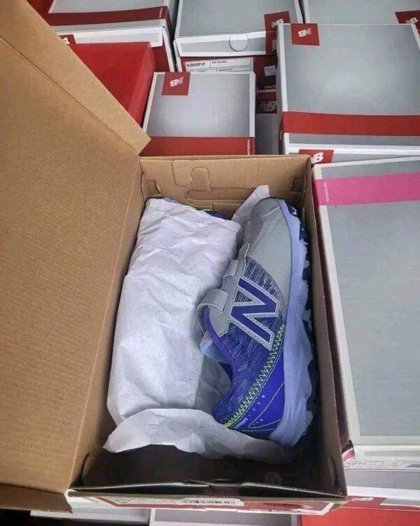 New balance sneakers pallet - Image 7